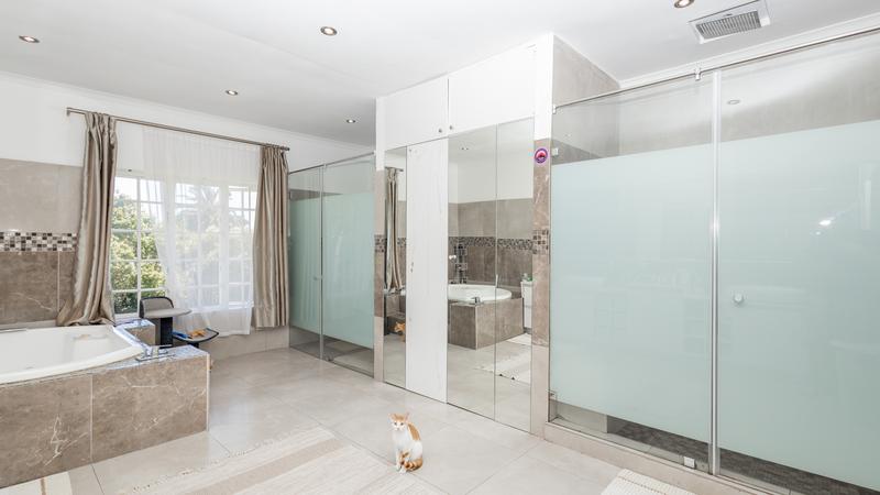 10 Bedroom Property for Sale in Constantia Western Cape